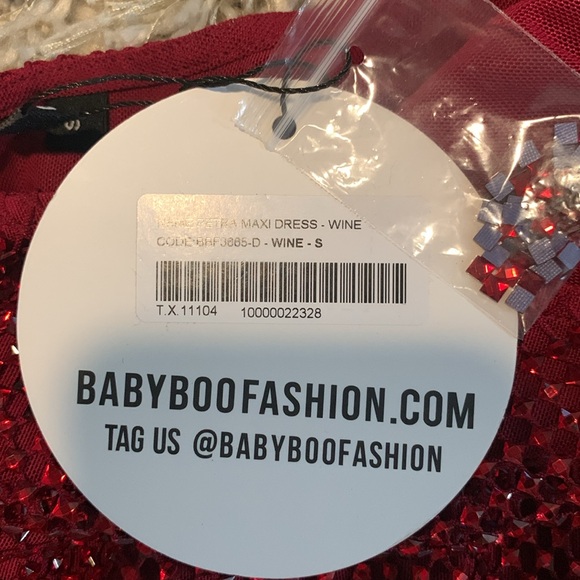 Elegant Red Maxi Dress - Picture 5 of 13